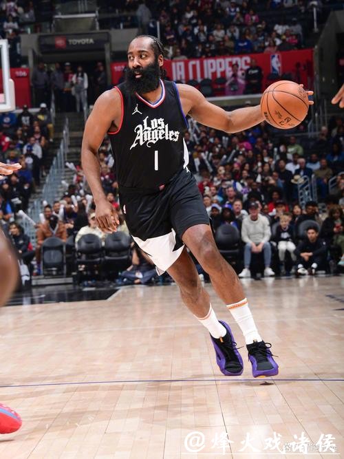 哈登里程碑快船大胜篮网59分 灰熊力克马刺