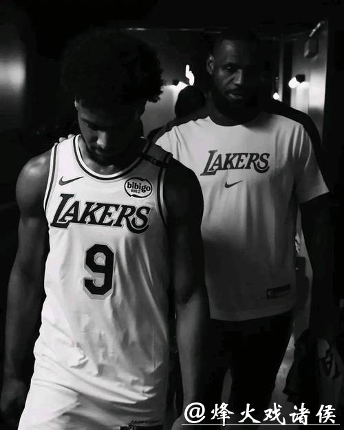 詹姆斯父子同台合砍19分 湖人季前赛不敌太阳